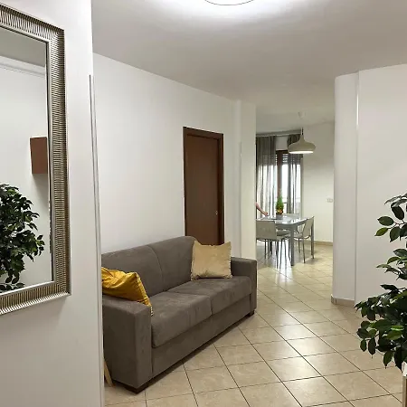 Casa Julie Stazione Latina Appartamento